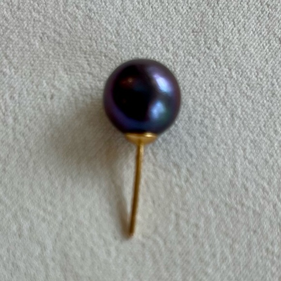 Cultured Black Tahitian Pearl Earrings - Picture 6 of 16